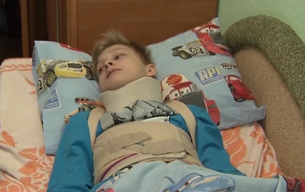 Хлопчик, якому однокласники зламали хребет, боротиметься з булінгом