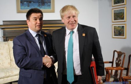 Київ обговорив з Лондоном розміщення висланих Росією британських дипломатів в Україні