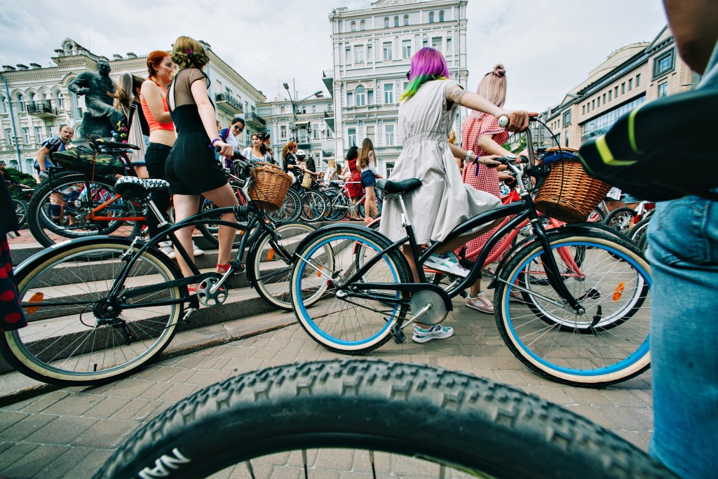 Петиція: у Києві просять дозволити перевозити велосипеди в метро