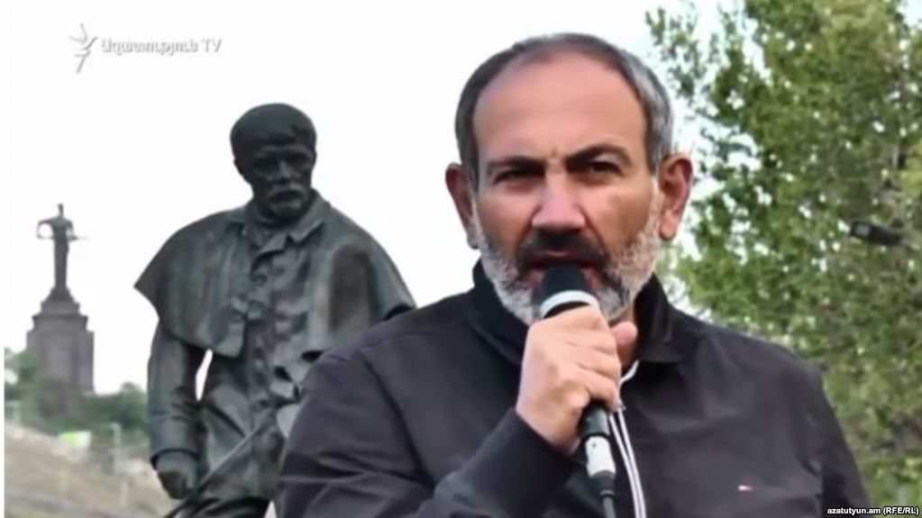 Вірменський опозиціонер заявив про початок «оксамитової революції» у країні