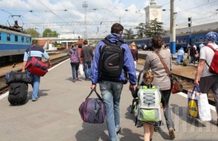 Як змінилося ставлення до вимушених переселенців у 2018 році на Донеччині та Луганщині? Соцопитування (ФОТО)