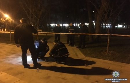 У Києві вночі від вибуху в парку постраждали люди