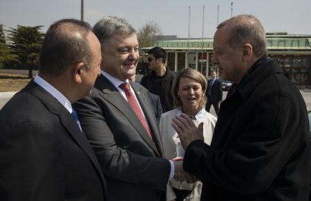 Порошенко та Ердоган обговорили звільнення українських заручників