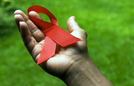 Для людей, хворих на ВІЛ/СНІД та туберкульоз, працюватимуть безкоштовні правові приймальні