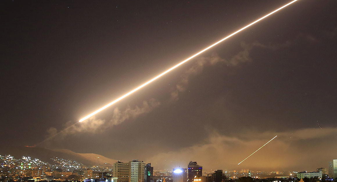 У Сирії дві військові бази обстріляли ракетами