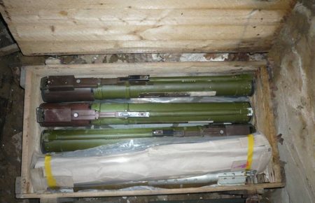 Співробітники СБУ знайшли 14 схованок зі зброєю в районі АТО за місяць