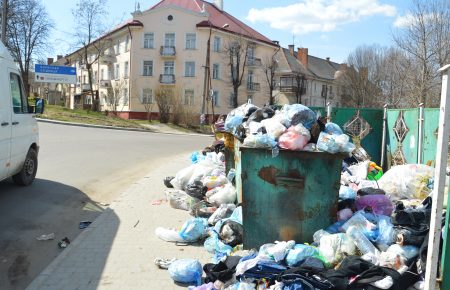 Дрогобич на Львівщині понад два місяці у сміттєвій блокаді (ФОТО)