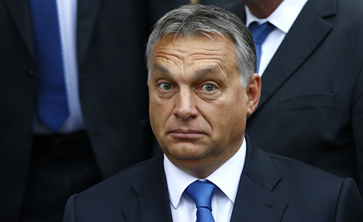 У Румунії висловили протест і обурення через появу Орбана у шарфі з «Великою Угорщиною»