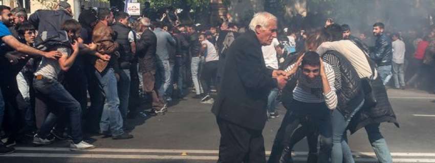 Під час протестів у Вірменії затримали 30 людей