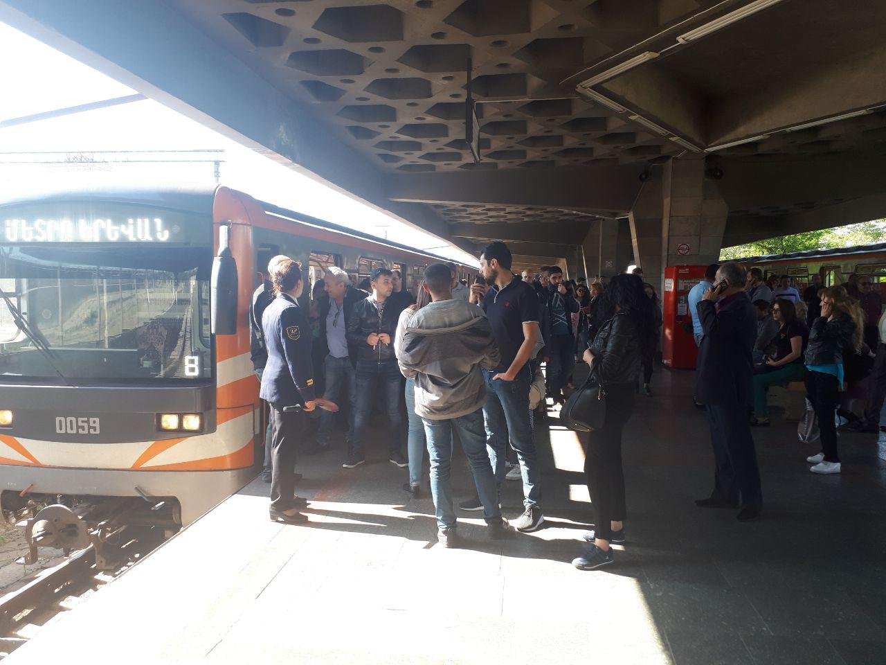 У Єревані протестувальники заблокували метро (ФОТО, ВІДЕО)