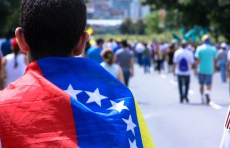 Венесуела висилає двох американських дипломатів