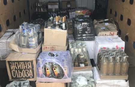 У жителів прикордонного селища на Волині вилучили понад тонну контрафактного алкоголю (ФОТО)