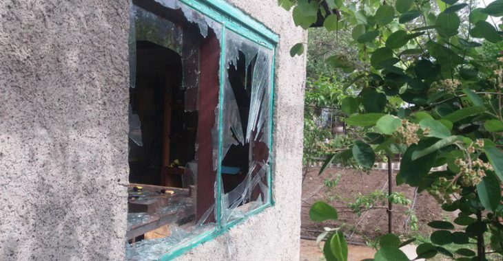 Бойовики обстріляли житлові будинки в селищі Миронівське Бойовики обстріляли житлові будинки в селищі Миронівське