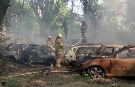 У Києві на штраф-майданчику згоріли 54 автомобілі (ФОТО, ВІДЕО)