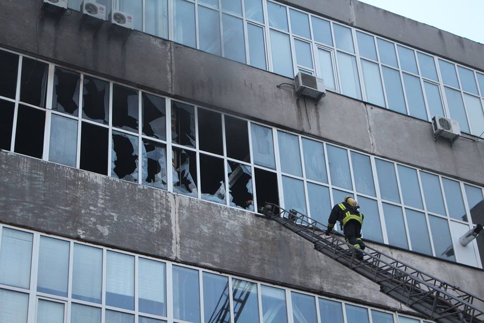 У Києві сталася пожежа на взуттєвій фабриці(ФОТО)