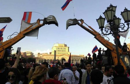 Що відбулося у Вірменії. Розповідь очевидців (ФОТО)