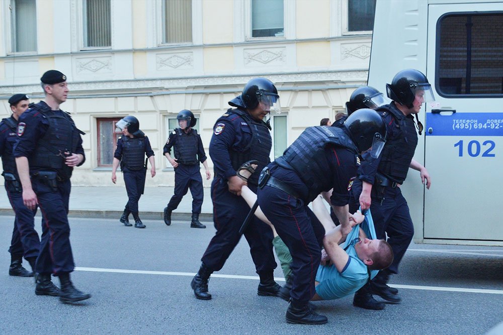 У ЄС очікують звільнення затриманих на акціях у Росії демонстрантів