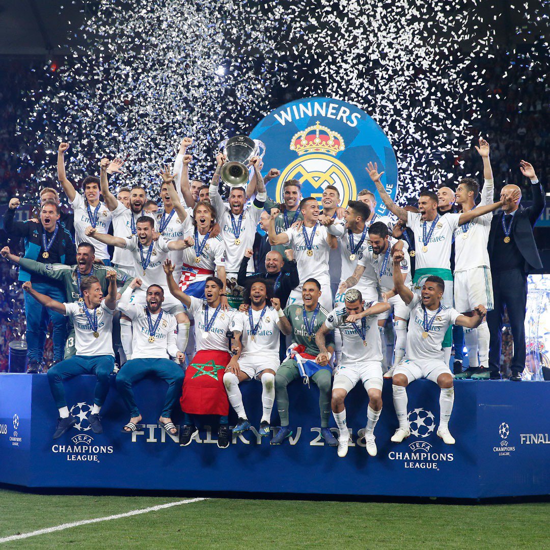 Футболісти «Реалу» привезли 13-ий кубок переможців Ліги чемпіонів до Мадриду (ВІДЕО)