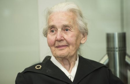 Німецька пенсіонерка потрапила у в’язницю за заперечення Голокосту
