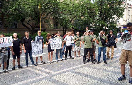 В Ужгороді учасники акції протесту вимагали звільнення керівника патрульної поліції Києва (ФОТО)