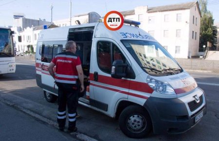 У Києві вчитель зупинив автобус, водій якого помер за кермом (ФОТО)