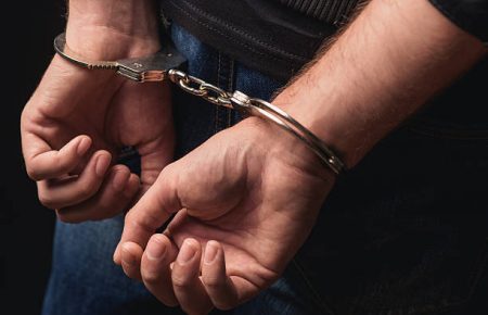 У «ЛНР» чоловіка арештували на півроку за «наругу над прапором»