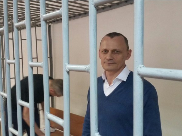 МЗС України вимагає впустити уповноважену до політв'язня Карпюка