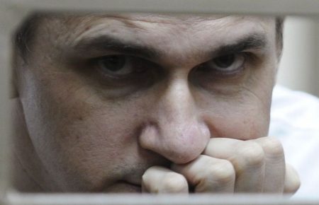 «Висповідатися та причаститися»: Клімент не може відвідати Сенцова через бюрократичні процедури