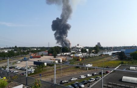 У французькому зерносховищі стався вибух: четверо людей поранено (ФОТО)