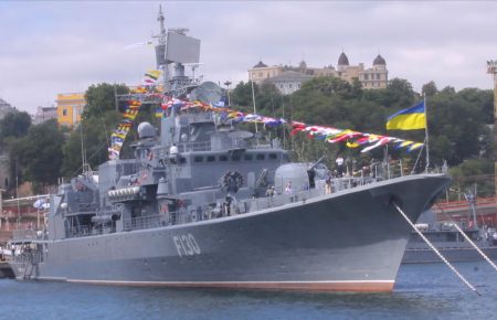 Чотири катери та екскурсія на фрегат: Одеса святкує День ВМС України (ФОТО)