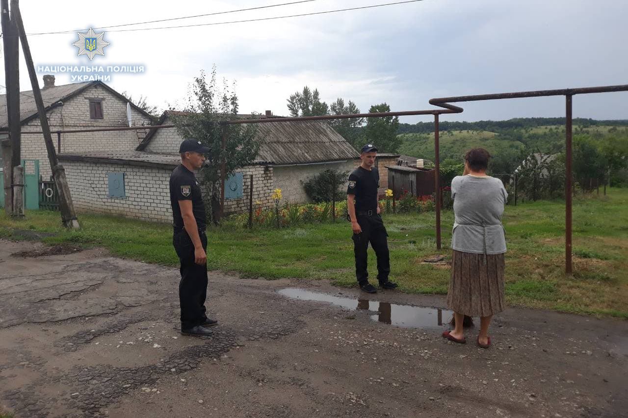 На Луганщині через негоду без світла залишилися 260 абонентів (ФОТО)