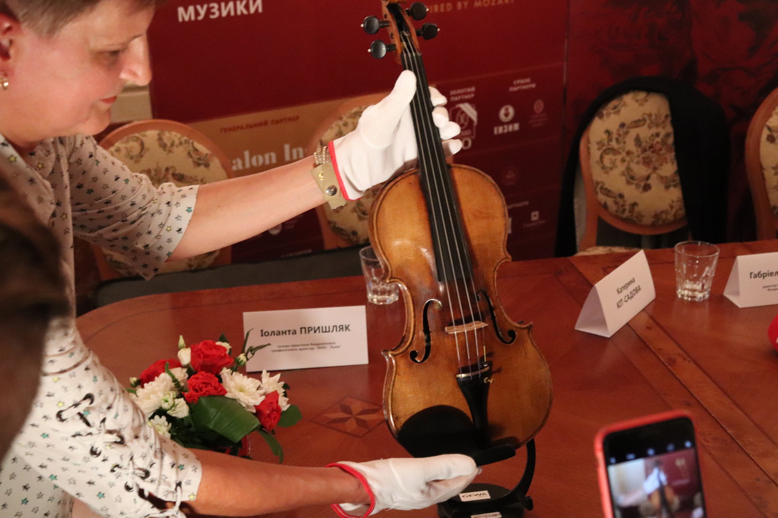 У Львові зіграли на оригінальній скрипці Моцарта (ФОТО, ВІДЕО)