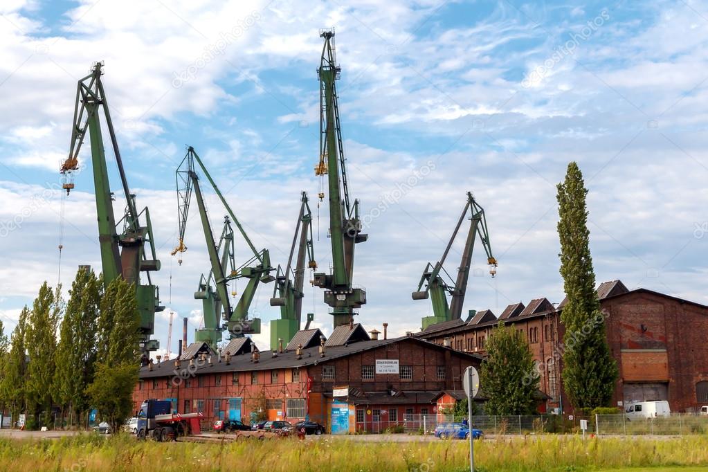 Державна польська компанія викупила у Тарути Гданський суднобудівний завод
