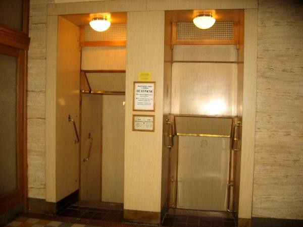 Ліфт, що ніколи не зупиняється - мандрівки старим Ужгородом