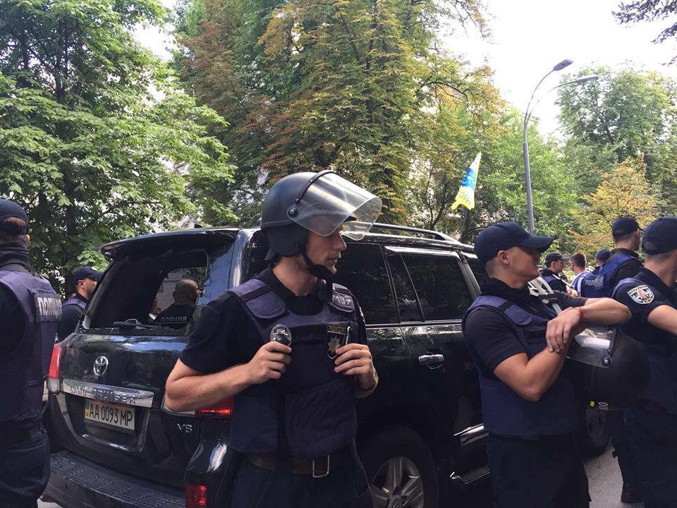 Мітинг "євробляхерів" під ВР: поліція затримала одну людину