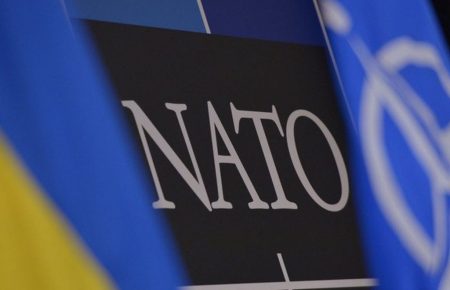 НАТО не вимагає змін в Конституції України, — Пристайко