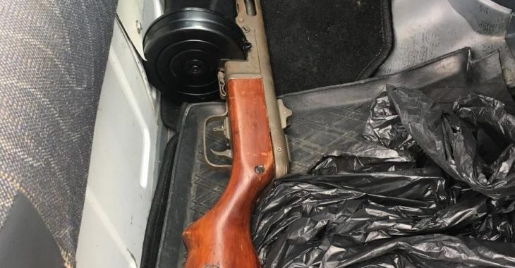 В автобусах на українсько-польському кордоні знайшли гвинтівку та кулемет (ФОТО) В автобусах на українсько-польському кордоні знайшли гвинтівку та кулемет (ФОТО)