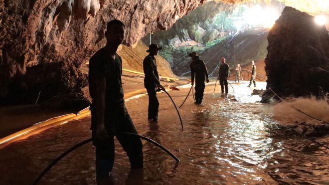 У Таїланді дістали чотирьох хлопців, які застрягли в печері (ОНОВЛЕНО)