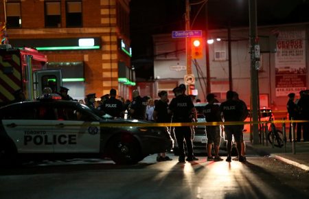 13 поранених та двоє загиблих після стрілянини в Торонто