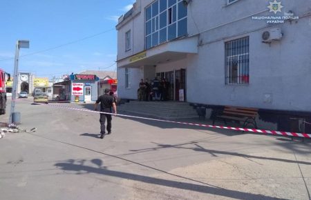 Мінування на Луганщині: поліцейські перевіряють 7 об’єктів в області