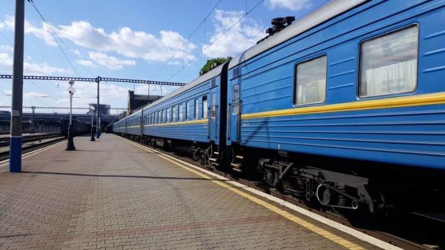 Пасажирські поїзди відновили рух за розкладом після аварії в Одеській області