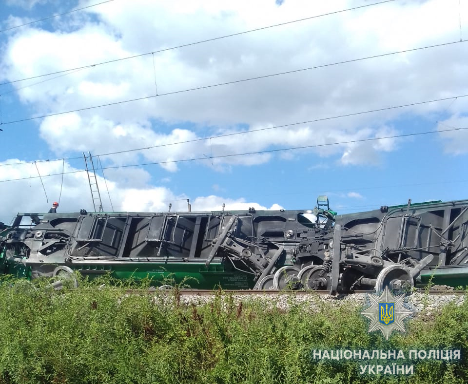 На Одещині зійшов з рейок вантажний потяг, змінено рух 20 поїздів (ФОТО)