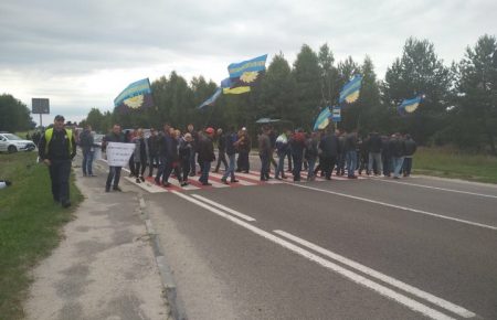 У Львівській області шахтарі перекривали дорогу та мітингували біля облдержадміністрації