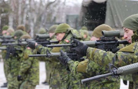 Українські військові отримають снайперські гвинтівки з Канади