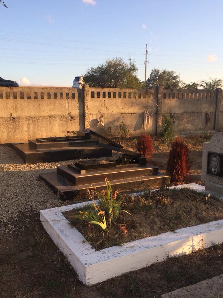 В окупованому Криму пошкодили надгробки на мусульманському кладовищі