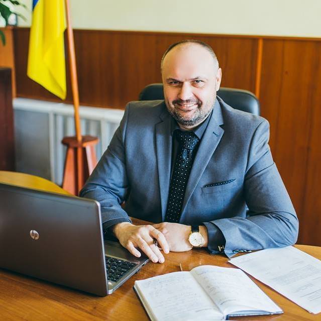 Адвокат голови Перечинської РДА попросив відкласти суд до понеділка