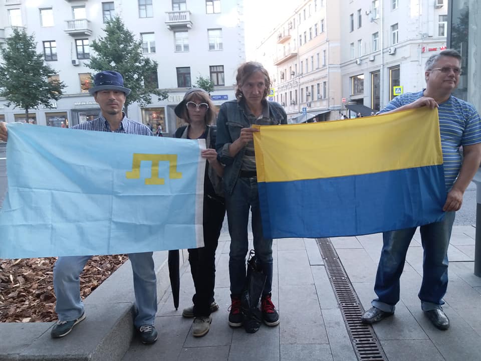 З Днем Незалежності, Україно: у Санкт-Петербурзі близько 15-ти активістів вийшли на пікети (ФОТО)