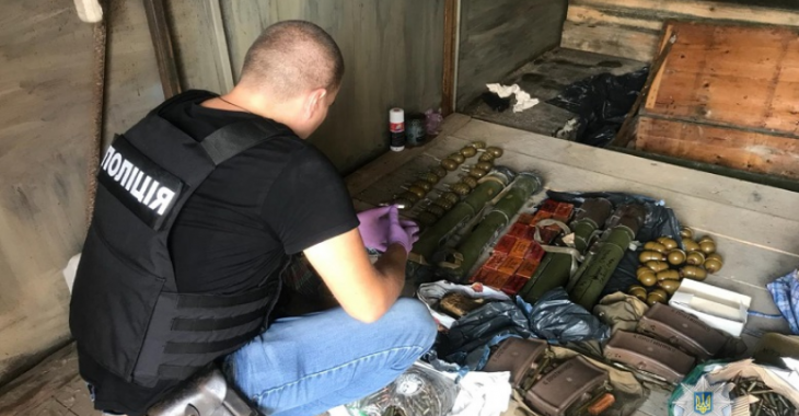 Арсенал зброї вилучили в Києві Арсенал зброї вилучили в Києві
