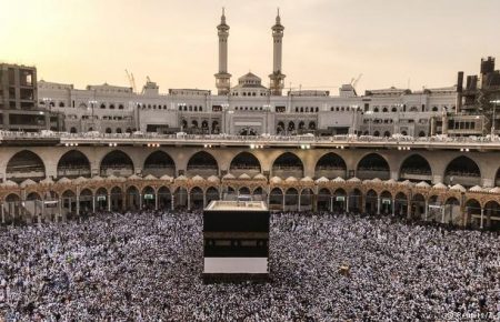 На хадж у Саудівській Аравії зібрались два мільйони мусульман