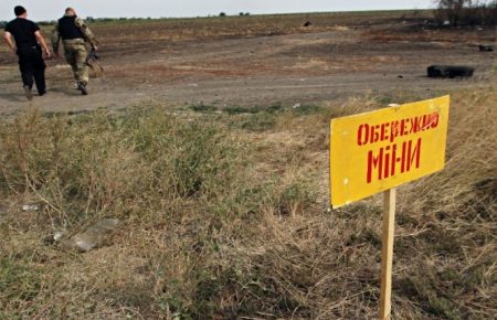 З початку війни на Донбасі від мін загинули 482 людини, з них 21 дитина, - Міноборони